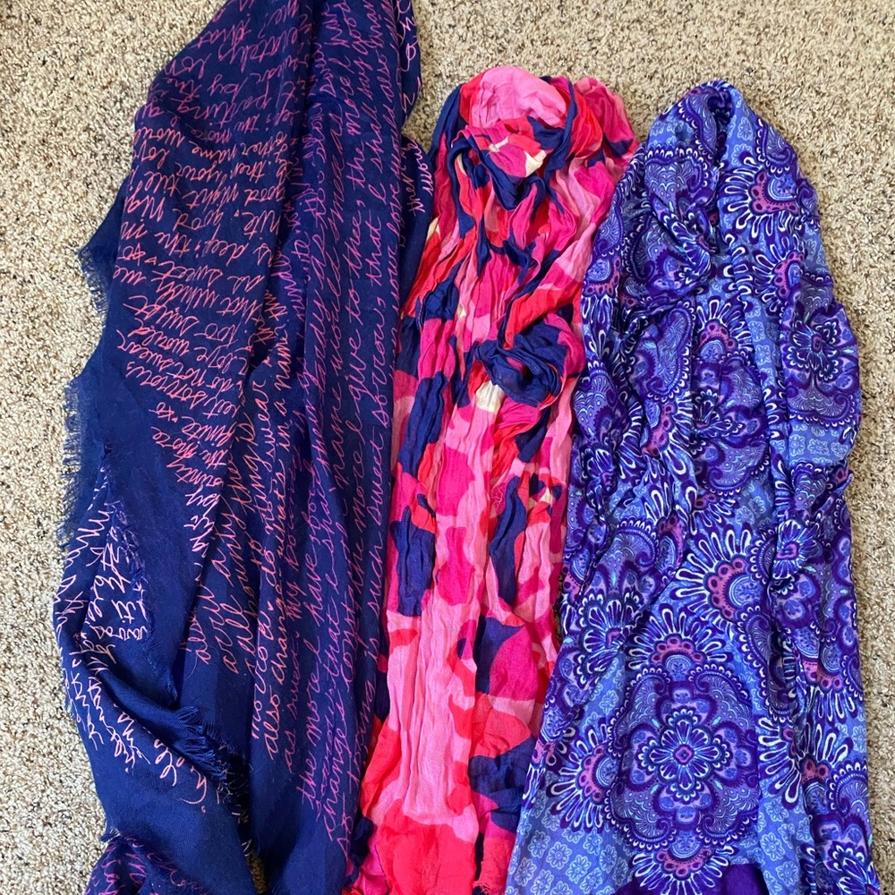 Bundle of Vera Bradley scarves